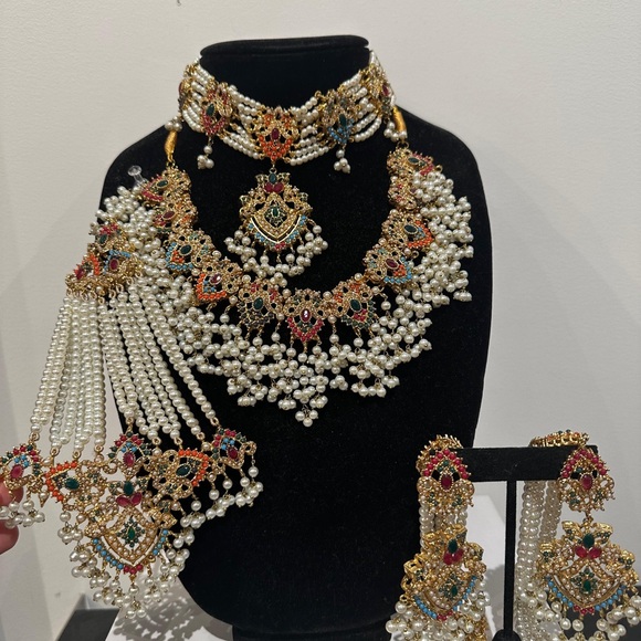 & Other Stories Gold and Pearl Necklace Set - Picture 2 of 2